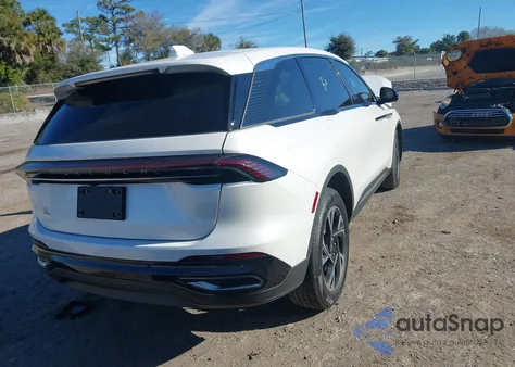 2025 Lincoln Nautilus Premiere z USA, uszkodzony, nr VIN 5LMPJ8JA8SJ957709